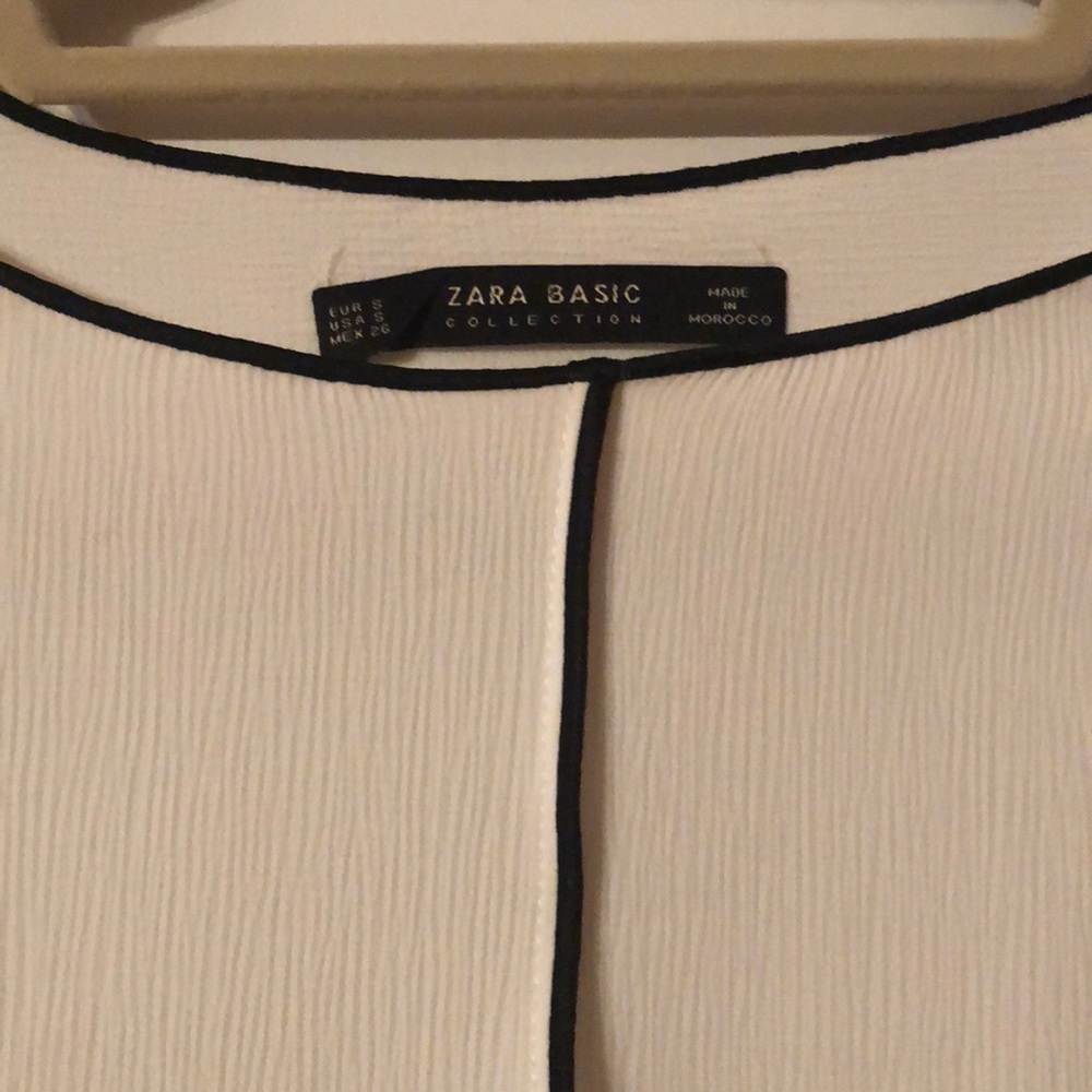 Zara basic blouse - Picture 2 of 2